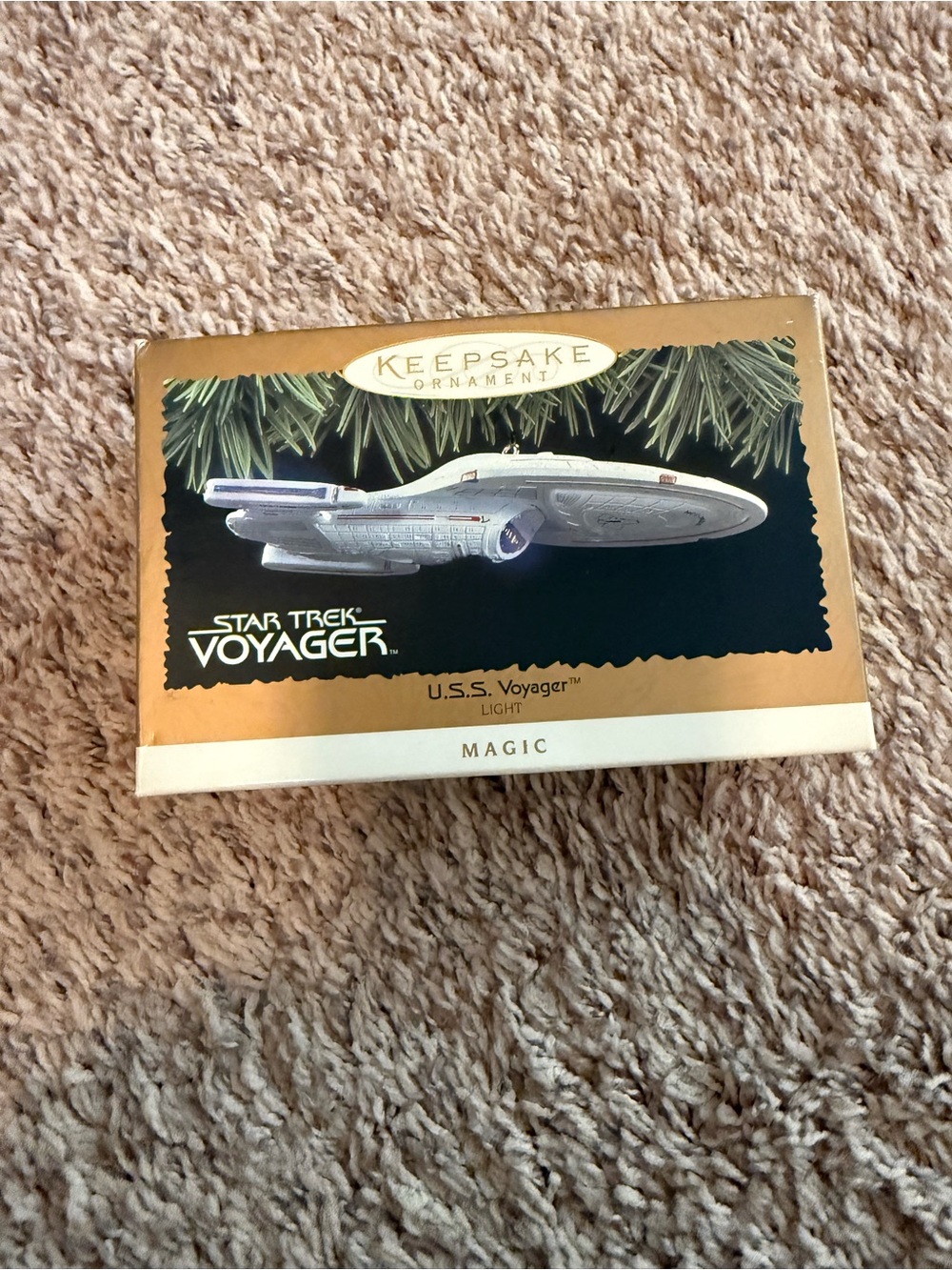 1996 Hallmark Star Trek Voyager USS Voyager Magic Light Ornament NIB